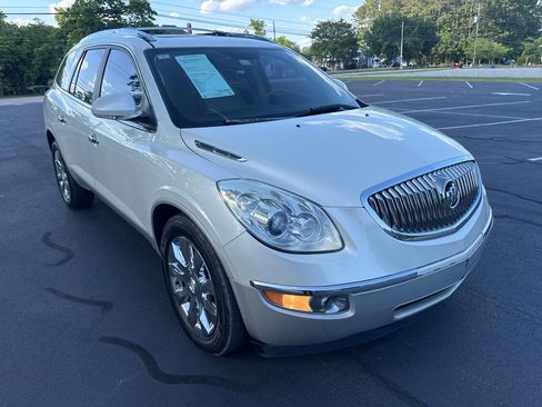 Used 2011 Buick Enclave CXL w/ LPO, Cargo Convenience Pkg FWD image 3