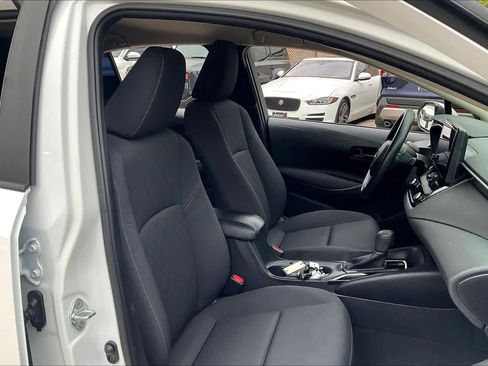 Used 2023 Toyota Corolla LE FWD image 9