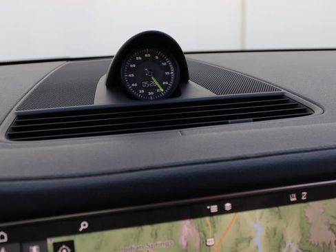 Used 2018 Porsche Panamera 4 image 48