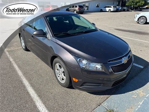 Used 2014 Chevrolet Cruze LT FWD image 1