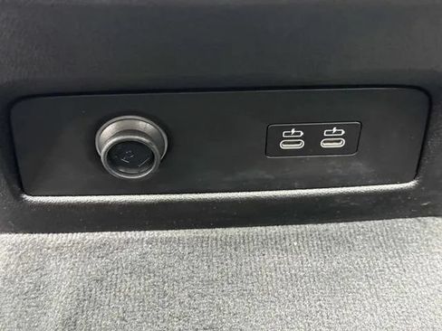 Used 2025 BMW X7 xDrive40i AWD/4WD image 23