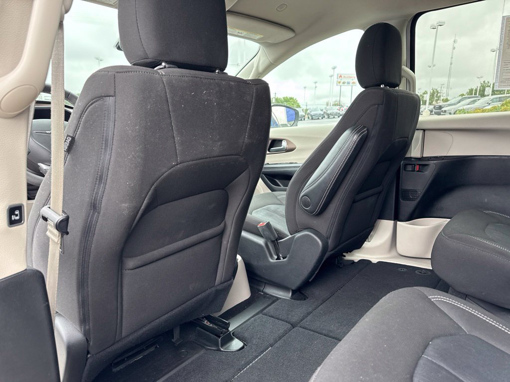 Used 2024 Chrysler Voyager LX FWD image 22
