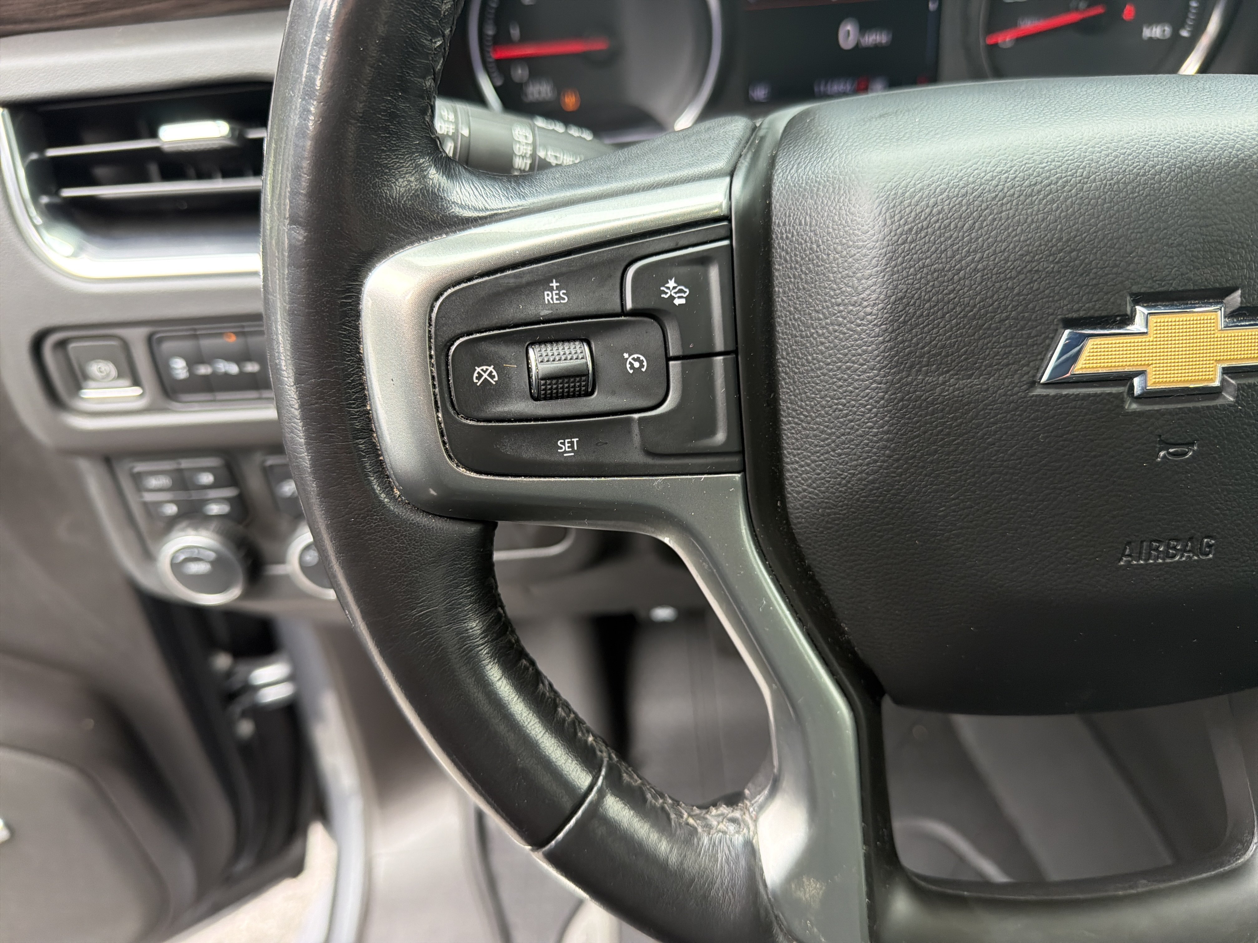 Used 2021 Chevrolet Suburban LT AWD/4WD image 19