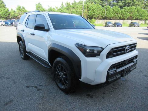 Used 2026 Toyota 4Runner SR5 AWD/4WD image 3