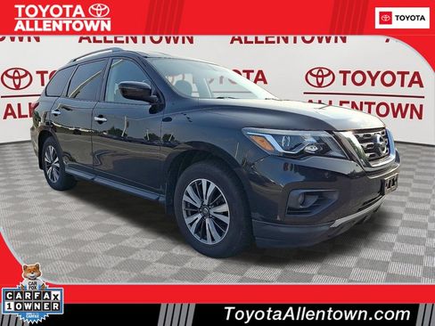 Used 2017 Nissan Pathfinder SV AWD/4WD image 1