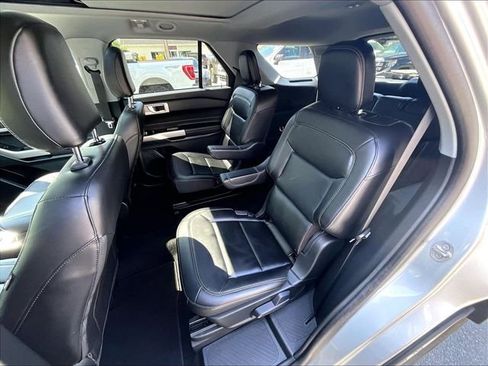 Used 2024 Ford Explorer XLT w/ Equipment Group 202A AWD/4WD image 22