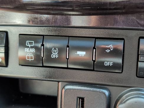 Used 2017 Buick Enclave Premium w/ Experience Buick Package AWD/4WD image 45
