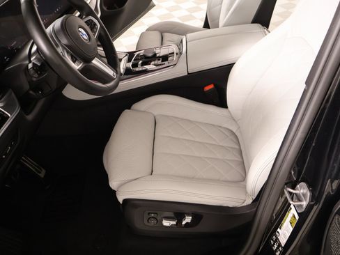 Used 2026 BMW X5 xDrive40i w/ M Sport Package AWD/4WD image 12