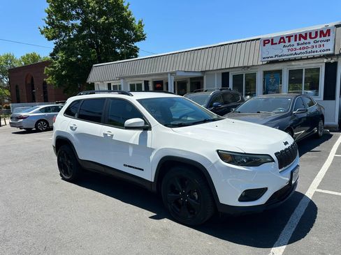 Used 2020 Jeep Cherokee Latitude Plus FWD image 1