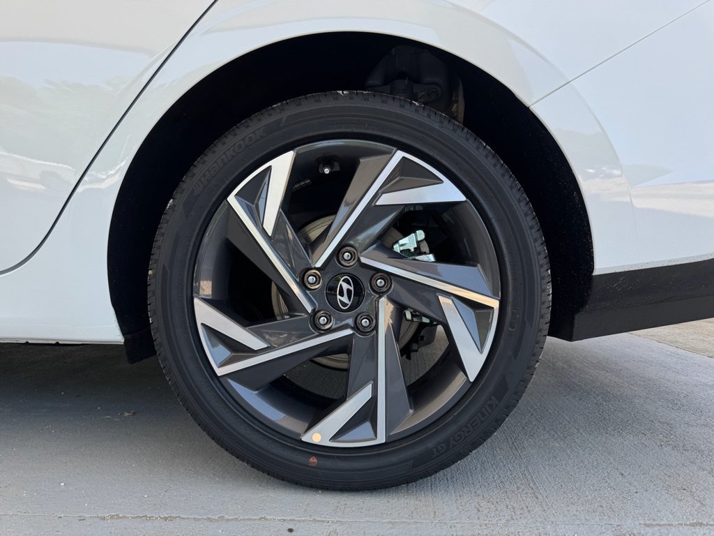 New 2025 Hyundai Elantra SEL FWD image 20
