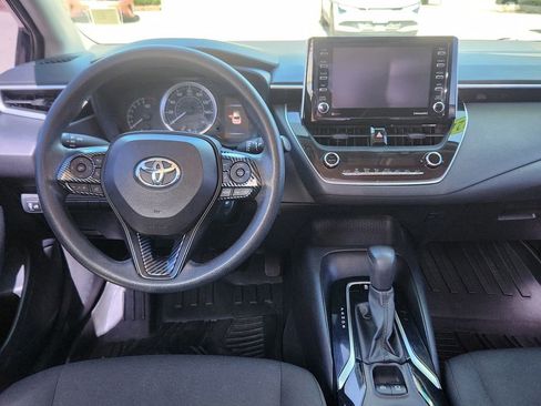 Used 2021 Toyota Corolla LE image 11
