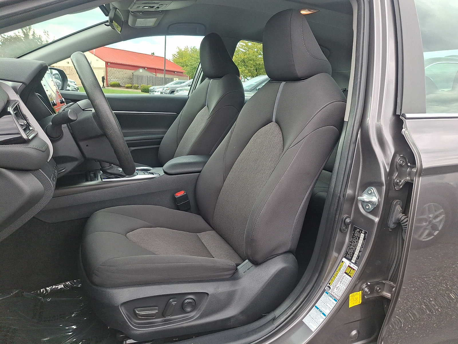 Used 2023 Toyota Camry LE AWD/4WD image 13