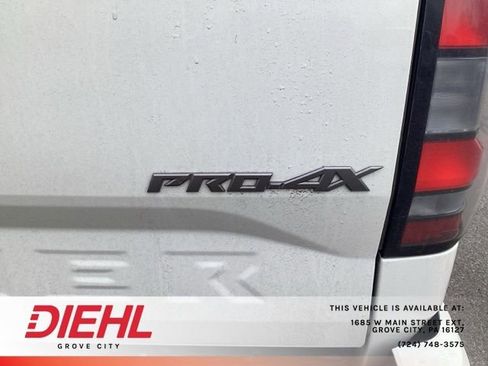 Used 2022 Nissan Frontier PRO-4X w/ Technology Package image 11