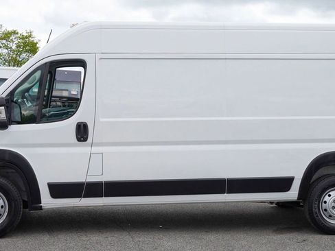 Used 2023 RAM ProMaster 2500 FWD image 3