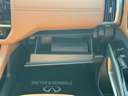 Used 2025 Nissan Pathfinder Platinum image 25