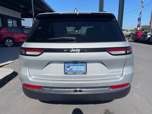 Used 2025 Jeep Grand Cherokee Laredo RWD image 6
