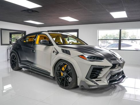 Used 2021 Lamborghini Urus AWD/4WD image 5