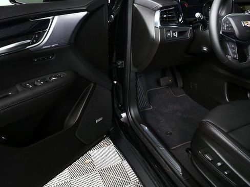 New 2025 Cadillac XT5 Premium Luxury image 8