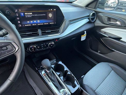 New 2026 Chevrolet Trax LT w/ Driver Confidence Package FWD image 5