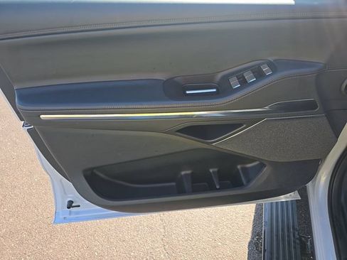 Used 2025 Lincoln Navigator Reserve AWD/4WD image 14