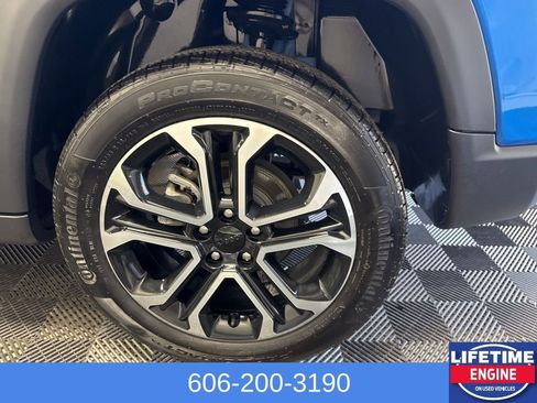 Used 2023 Jeep Compass Limited image 12