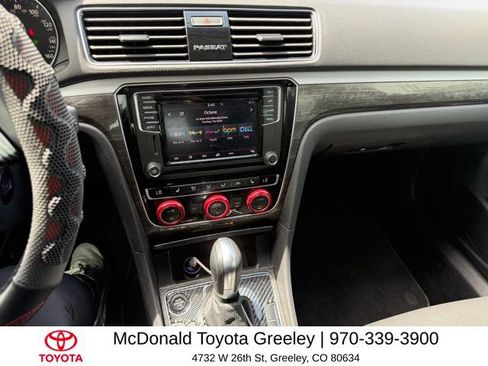 Used 2018 Volkswagen Passat 2.0T SE FWD image 6