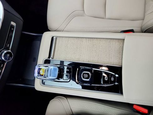 Certified 2026 Volvo XC90 B6 Plus AWD/4WD image 26