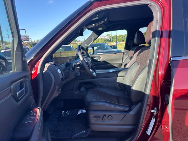 Used 2025 Nissan Armada Platinum AWD/4WD image 13