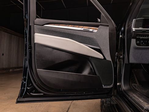 Used 2025 Cadillac Escalade Sport Platinum image 30