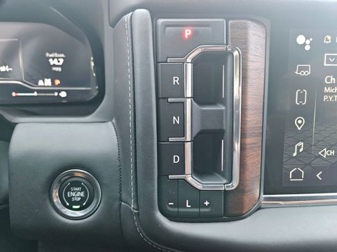 Used 2023 GMC Yukon Denali Ultimate AWD/4WD image 13