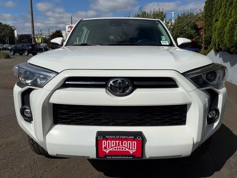 Used 2022 Toyota 4Runner SR5 AWD/4WD image 3