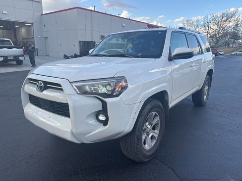 Certified 2022 Toyota 4Runner SR5 image 1