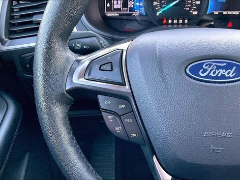 Used 2024 Ford Edge SEL image 18