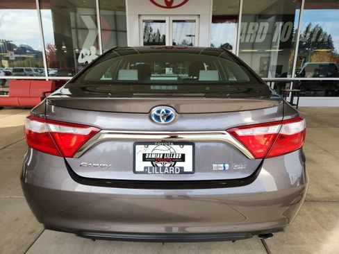 Used 2015 Toyota Camry SE image 9