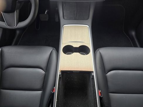 Used 2024 Tesla Model Y Long Range image 29