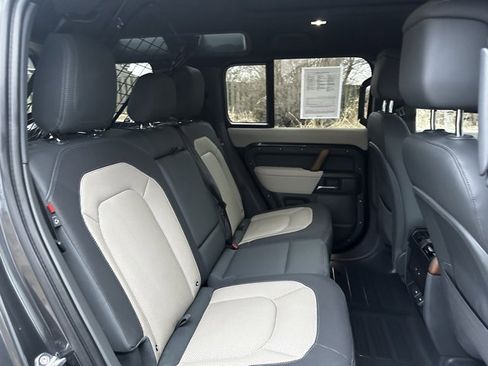 Used 2023 Land Rover Defender 110 X image 24