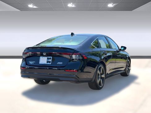 Used 2025 Honda Accord Sport image 9