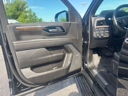 Used 2026 Chevrolet Suburban High Country AWD/4WD image 16