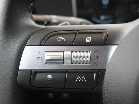 Certified 2025 Hyundai Tucson SEL AWD/4WD image 23