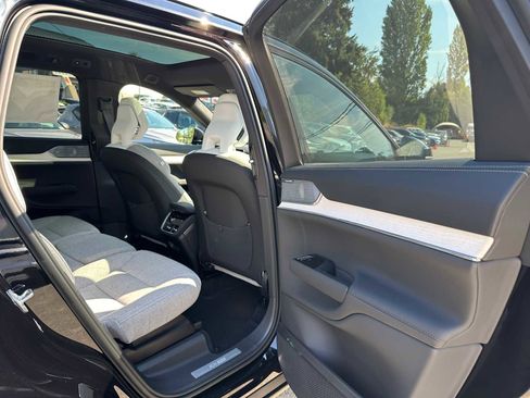 New 2025 Volvo EX90 Ultra w/ Protection Package Premier image 13