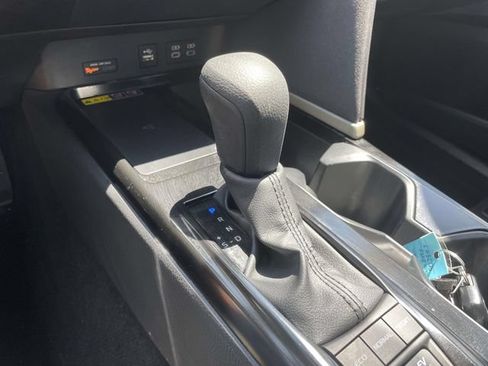 Used 2025 Toyota Camry LE w/ Convenience Package FWD image 31