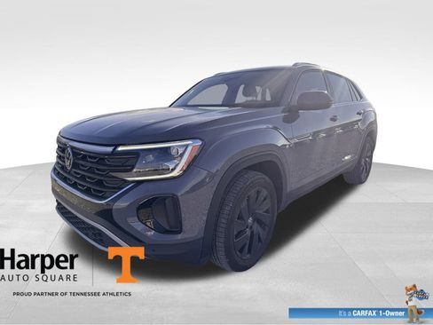 Used 2024 Volkswagen Atlas Cross Sport SE image 1