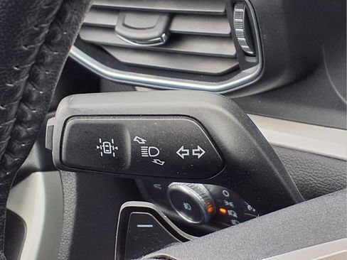 Used 2020 Ford Explorer XLT w/ Equipment Group 202A image 17