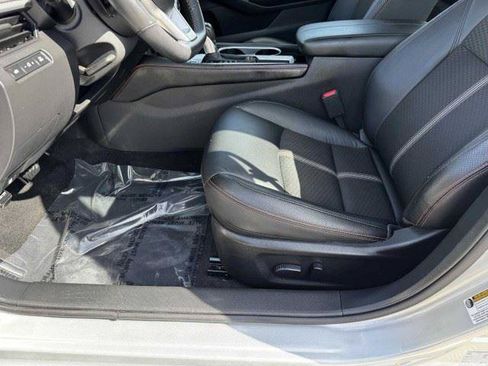 Used 2024 Nissan Altima 2.5 SR FWD image 16