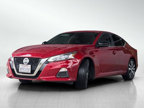 Used 2020 Nissan Altima 2.5 SR w/ Premium Package FWD image 11