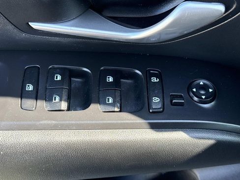 Used 2024 Hyundai Tucson SE image 17