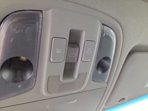 Used 2020 Kia Niro EX Premium FWD image 25