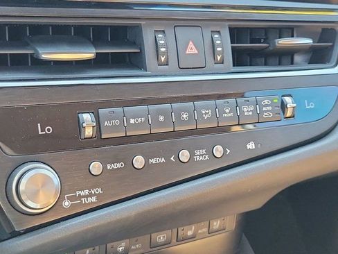 Used 2023 Lexus ES 350 Ultra Luxury w/ Accessory Package (Z1) image 29