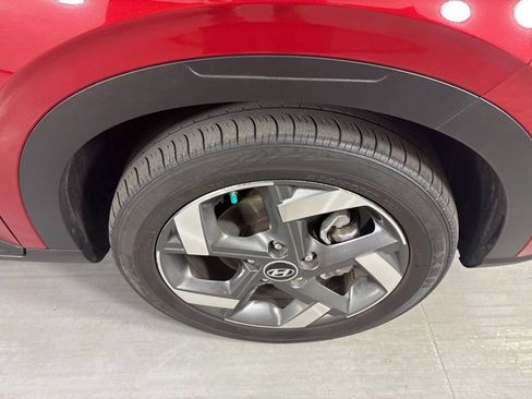 Used 2025 Hyundai Venue SEL FWD image 11