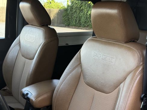Used 2016 Jeep Wrangler Sahara AWD/4WD image 15